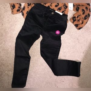 Girls black cozy high rise corduroy jeggings pants. Size 6x